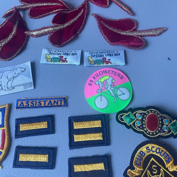 Vintage Lot of 21 Embroidered Patches & Clothing Labels - Picture 4 of 13